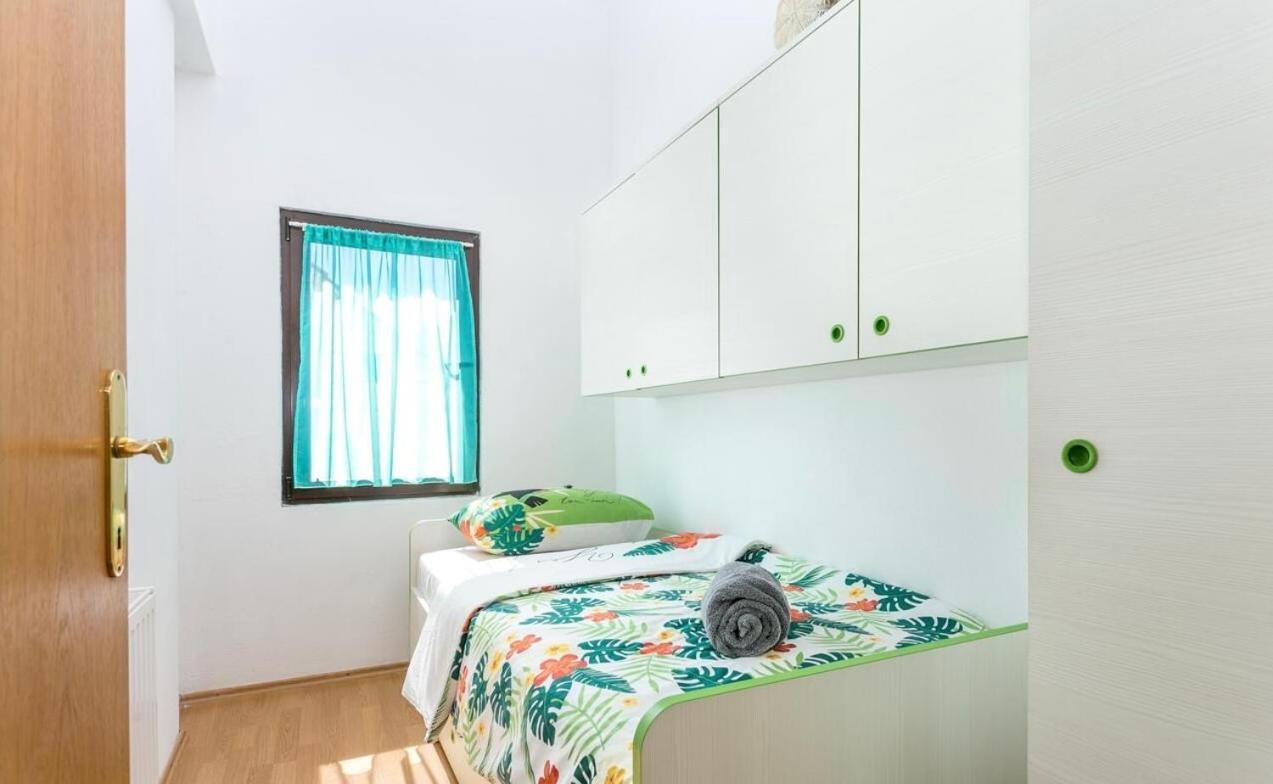 Apartman Bella Трогир Екстериор снимка