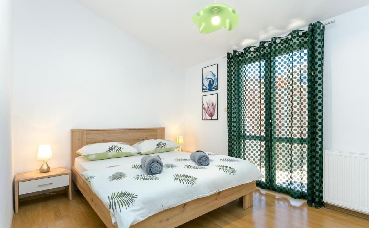 Apartman Bella Трогир Екстериор снимка