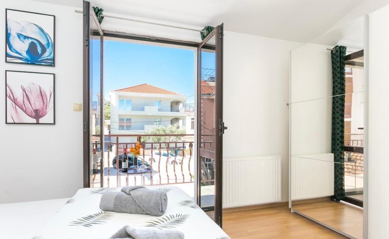 Apartman Bella Трогир Екстериор снимка